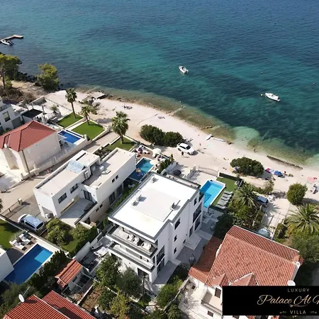 Palace Al Nera 2 Luxurius At Sea