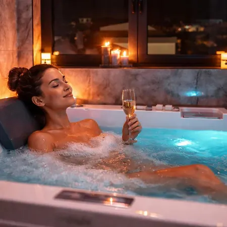 וילה Palace Al Nera 2 Luxurius At Sea טרוגיר