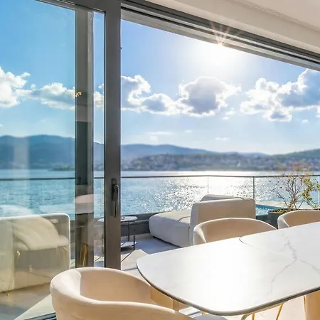 Palace Al Nera 2 Luxurius At Sea וילה טרוגיר