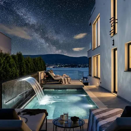 Palace Al Nera 2 Luxurius At Sea